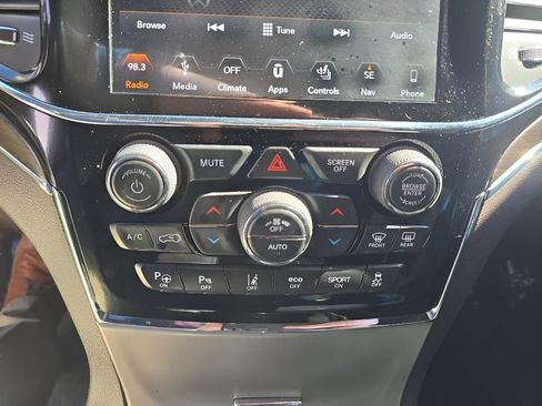 Used 2019 Jeep Grand Cherokee Overland image 30