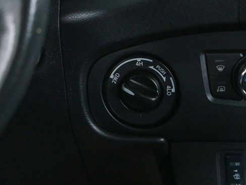 Used 2022 Nissan Frontier PRO-4X w/ Pro-4X Premium Package AWD/4WD image 22