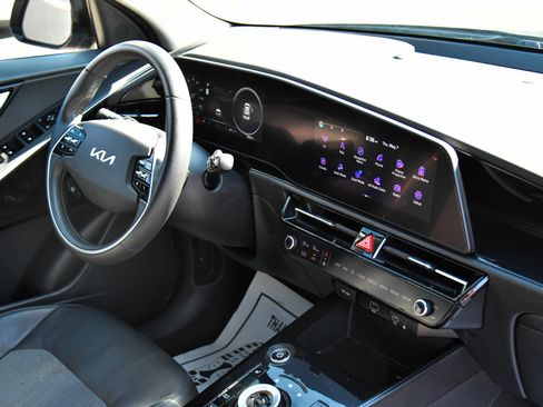 Used 2023 Kia Niro Wind FWD image 48