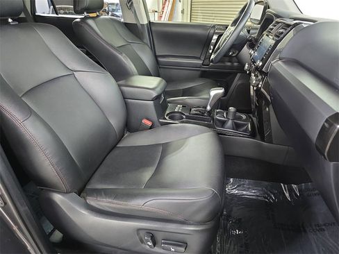 Used 2022 Toyota 4Runner TRD Off-Road Premium image 27