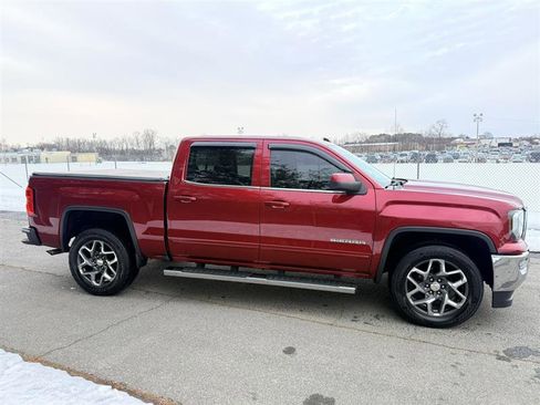 Used 2018 GMC Sierra 1500 SLE w/ SLE Value Package image 4