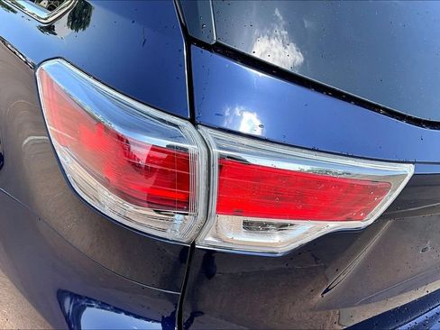 Used 2015 Toyota Highlander Plus AWD/4WD image 28