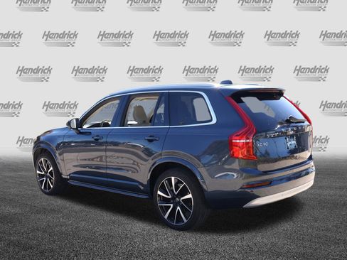 Used 2022 Volvo XC90 T6 Momentum w/ Advanced Package image 7