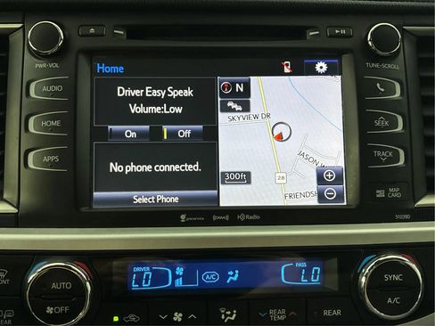 Used 2019 Toyota Highlander XLE AWD/4WD image 19