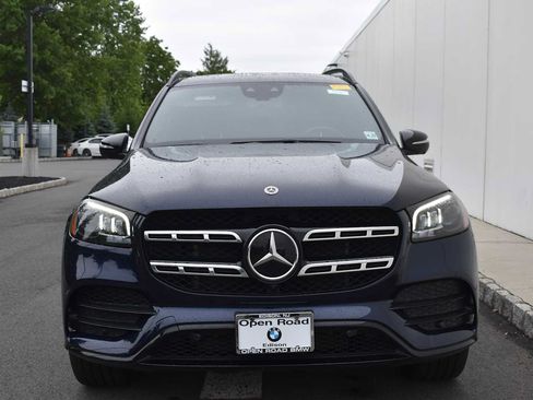 Used 2022 Mercedes-Benz GLS 450 4MATIC image 2