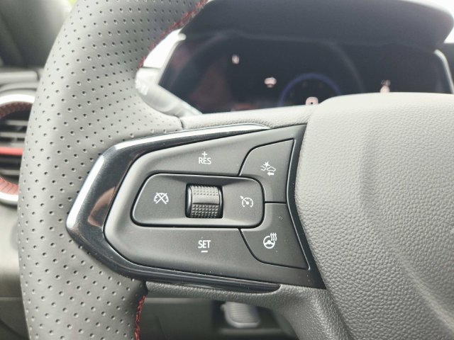 New 2026 Chevrolet Trax RS w/ Sunroof Package FWD image 20