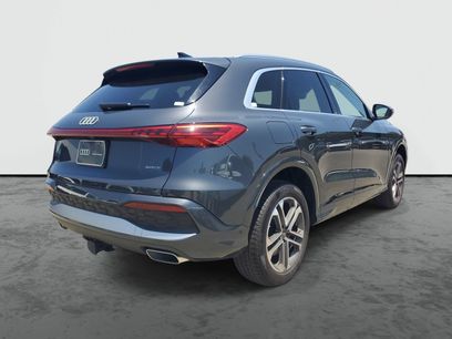 Used 2025 Audi Q5 Premium w/ Convenience Package