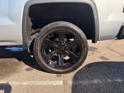 Used 2019 GMC Sierra 1500 SLE w/ SLE Value Package image 25