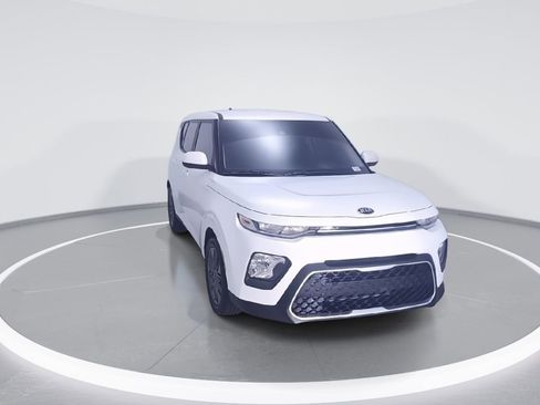Used 2021 Kia Soul S image 2