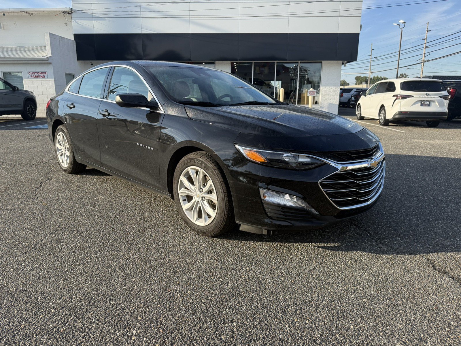 Used 2025 Chevrolet Malibu LT FWD image 1