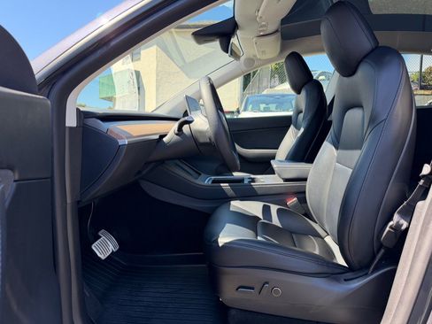 Used 2022 Tesla Model Y Performance AWD/4WD image 10