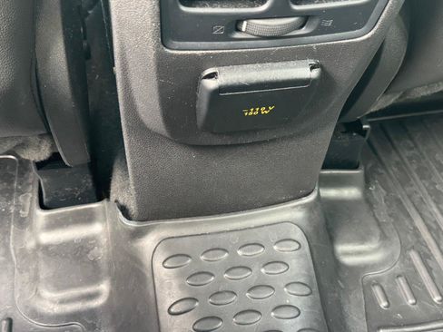 Used 2017 Ford Escape Titanium AWD/4WD image 9