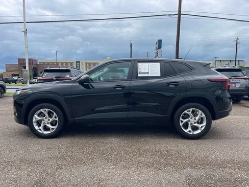 Used 2024 Chevrolet Trax LS w/ LS Convenience Package FWD image 5