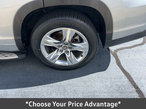 Used 2018 Toyota Highlander Limited image 11