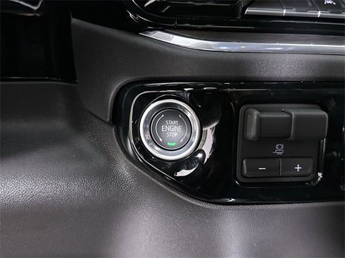 New 2026 GMC Sierra 1500 SLT w/ SLT Premium Package image 17