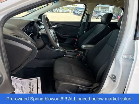 Used 2018 Ford Focus SE FWD image 16