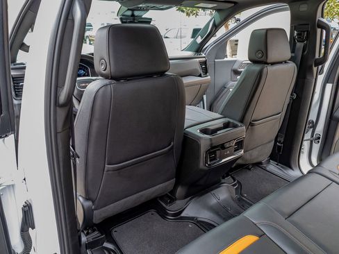 Used 2023 GMC Sierra 1500 AT4 w/ AT4 Premium Package image 30