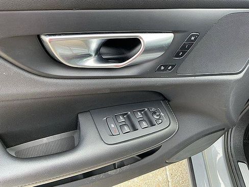 Certified 2024 Volvo S60 B5 Core AWD/4WD image 16
