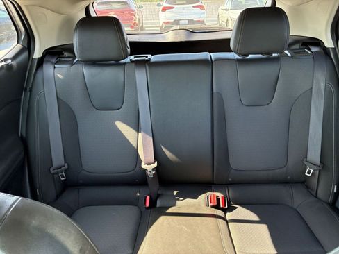 Used 2025 Buick Encore GX Preferred FWD image 37