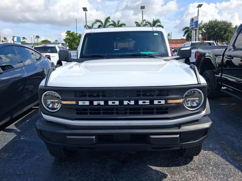 Used 2025 Ford Bronco 4-Door AWD/4WD image 2