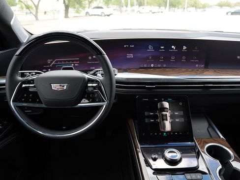 New 2026 Cadillac Escalade Platinum Sport w/ LPO, ONYX Package image 9