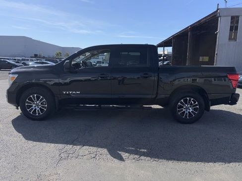 Used 2023 Nissan Titan SV w/ SV Convenience Package image 8