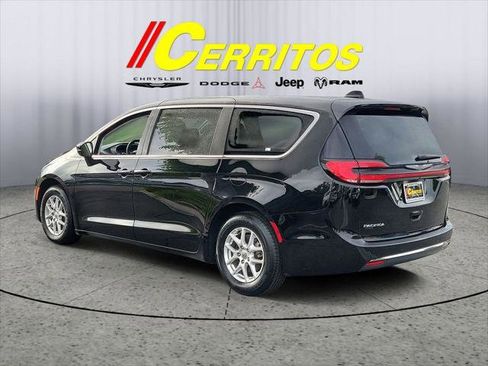 Certified 2024 Chrysler Pacifica Touring-L image 2