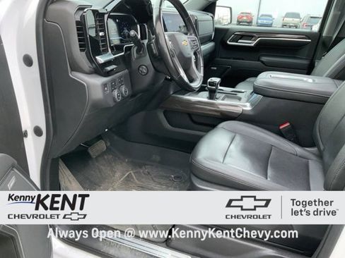 Certified 2022 Chevrolet Silverado 1500 LTZ w/ Technology Package image 32