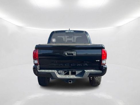 Used 2018 Toyota Tacoma TRD Off-Road w/ Technology Package AWD/4WD image 7