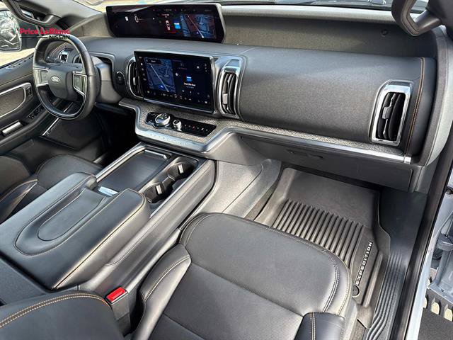 Used 2025 Ford Expedition Tremor AWD/4WD image 12
