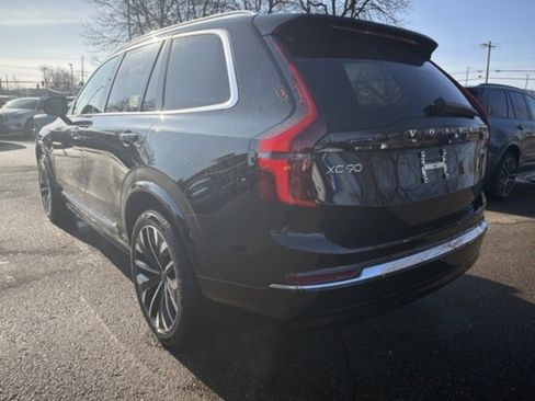 Used 2025 Volvo XC90 B6 Plus image 9