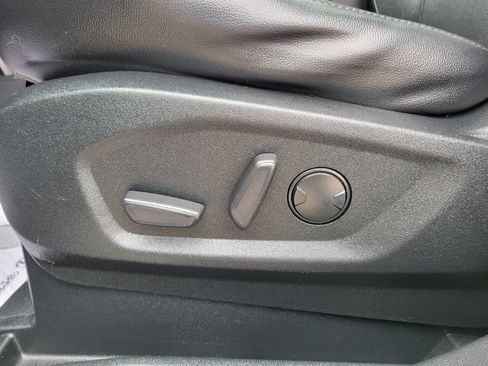 Used 2020 Ford Edge Titanium w/ Equipment Group 301A AWD/4WD image 15
