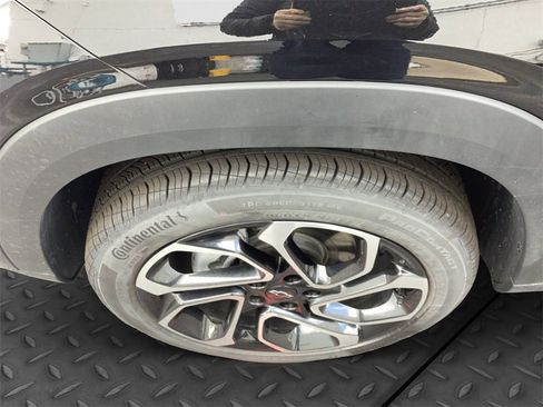 Used 2025 Chevrolet Trax RS w/ Driver Confidence Package image 22