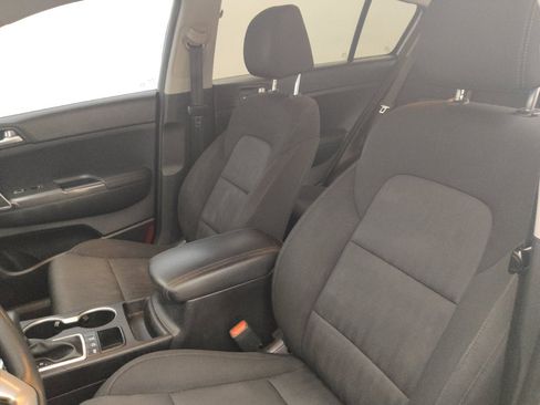 Used 2022 Kia Sportage LX AWD/4WD image 17
