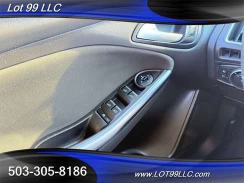 Used 2017 Ford Focus ST FWD image 35