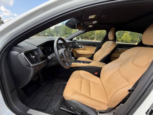 Used 2017 Volvo S90 T5 Momentum w/ Convenience Package FWD image 25