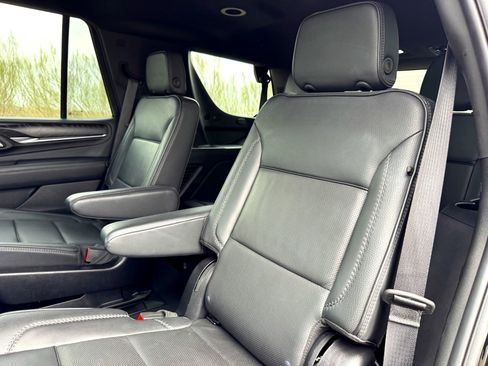 Used 2024 GMC Yukon Denali image 19