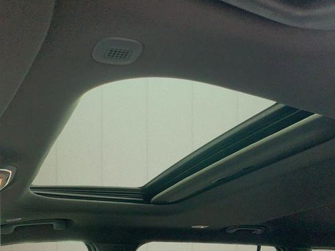 New 2025 Jeep Grand Cherokee L Laredo image 37