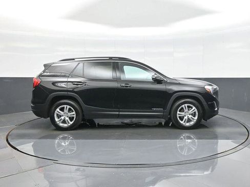 Used 2020 GMC Terrain SLE w/ Driver Convenience Package FWD image 8