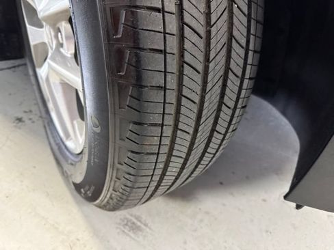 Used 2022 Chevrolet Equinox LT w/ LPO, Floor Liner Package FWD image 28