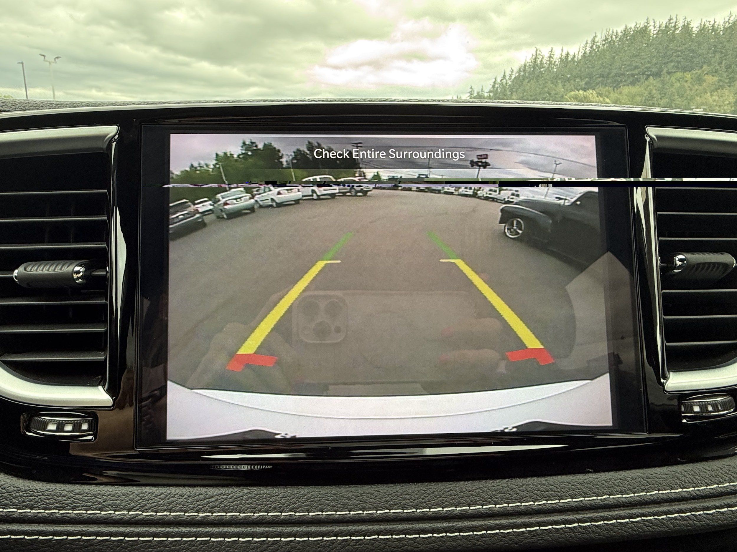 Used 2025 Chrysler Pacifica Select FWD image 34