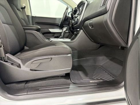Used 2022 Chevrolet Colorado LT w/ LT Convenience Package image 20