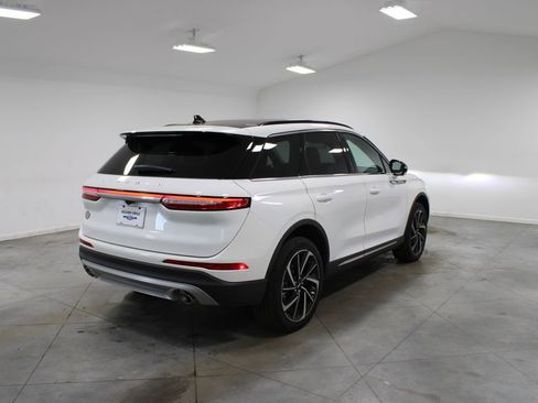 Used 2026 Lincoln Corsair Reserve image 9