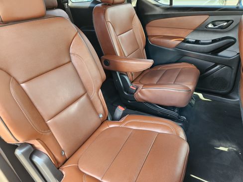 Used 2019 Chevrolet Traverse High Country AWD/4WD image 18