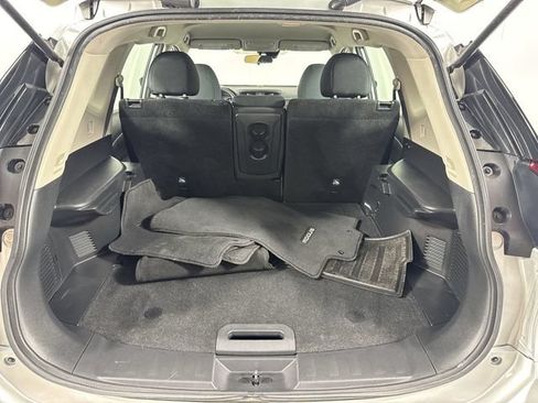 Used 2019 Nissan Rogue S AWD/4WD image 32