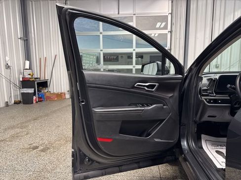 Used 2024 Kia Sportage EX image 7