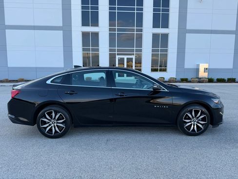 Used 2017 Chevrolet Malibu LT w/ Leather Package image 4