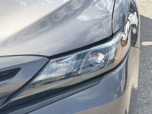 Used 2024 Toyota Camry SE w/ Cold Weather Package image 9