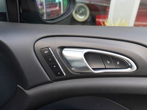 Used 2013 Porsche Cayenne Diesel AWD/4WD image 31