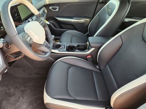 New 2025 Kia K4 GT-Line Turbo image 9